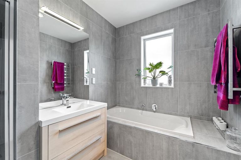 Photo of property in 15 Parkview Drive, Gulf Harbour, Whangaparaoa, 0930