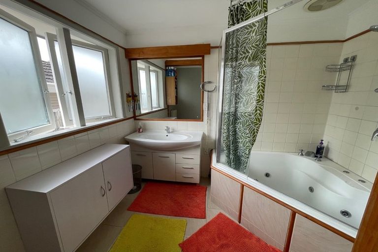 Photo of property in 9 Malcolm Place, Mangere East, Auckland, 2024