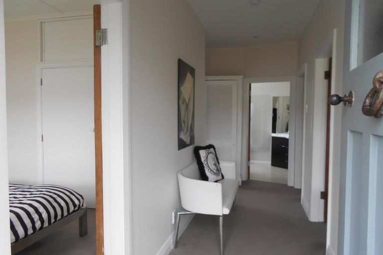 Photo of property in 53 Creswick Terrace, Northland, Wellington, 6012