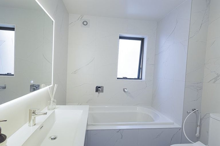 Photo of property in 46 Ascension Crescent, Orewa, 0931