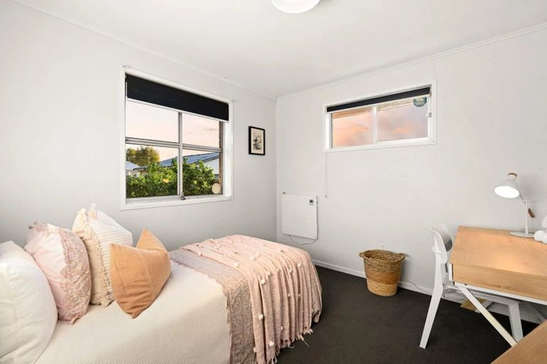 Photo of property in 102 Browning Street, Leamington, Cambridge, 3432