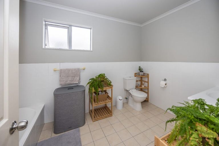 Photo of property in 1 Rene Way, Huntington, Hamilton, 3210