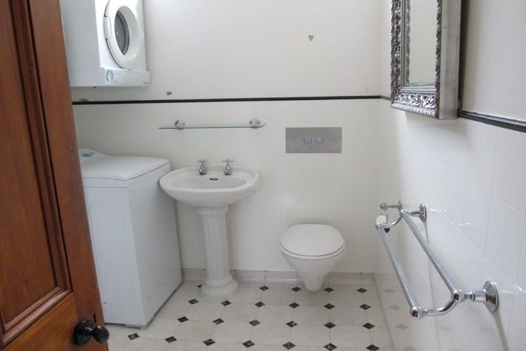 Photo of property in 15 Dee Street, Island Bay, Wellington, 6023
