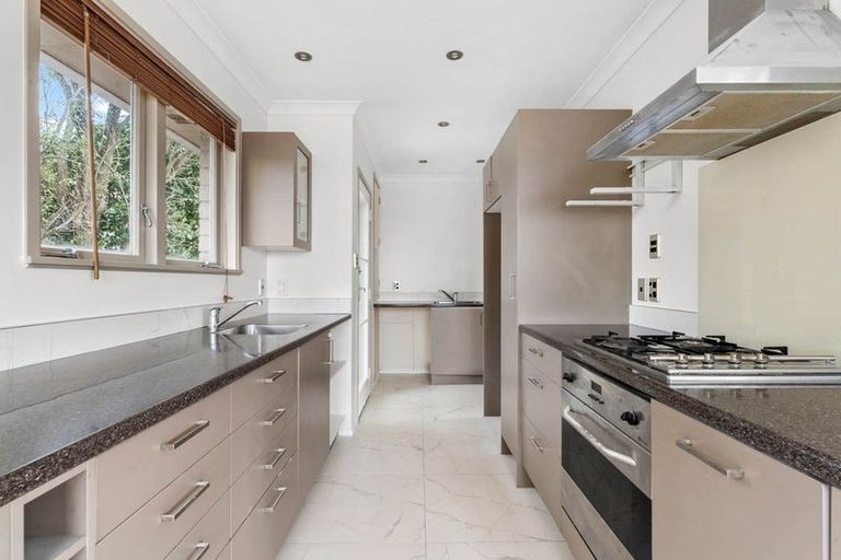 Photo of property in 19 Spence Road, Henderson, Auckland, 0612