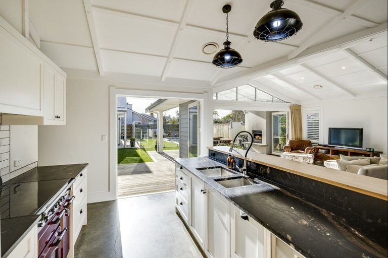 Photo of property in 18 Reynolds Road, Havelock North, 4130