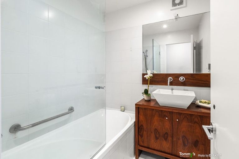 Photo of property in 14u3 Oriental Terrace, Oriental Bay, Wellington, 6011