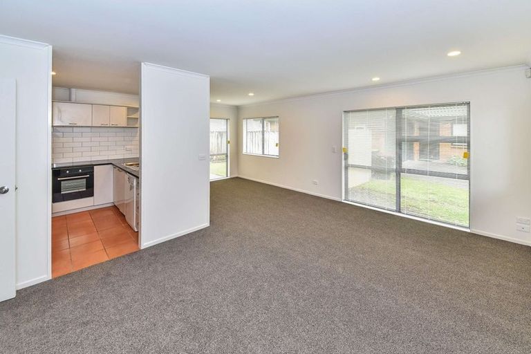 Photo of property in 2/35 Avis Avenue, Papatoetoe, Auckland, 2025