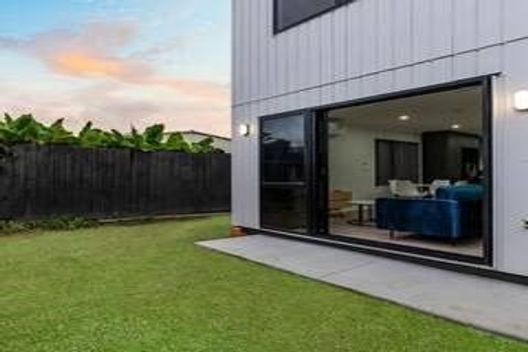 Photo of property in 18b Jupiter Street, Rosehill, Papakura, 2113