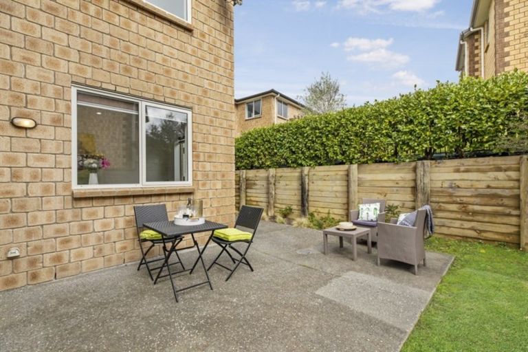 Photo of property in 114 Grand Drive, Orewa, 0931