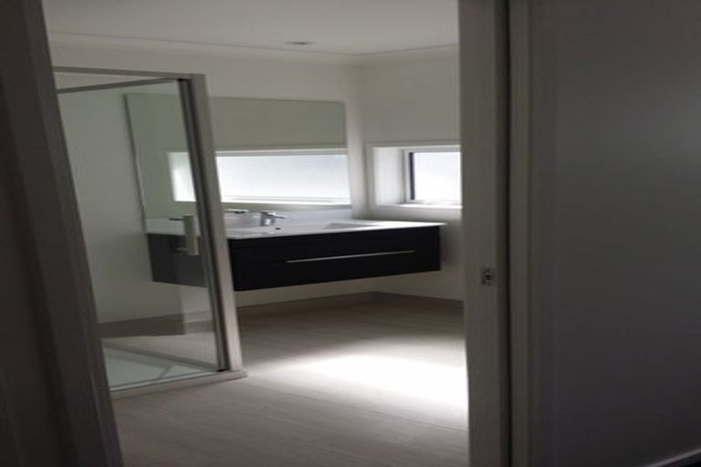 Photo of property in 3 Lockheed Street, Hobsonville, Auckland, 0618