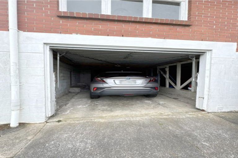 Photo of property in 201 Chivalry Road, Glenfield, Auckland, 0629