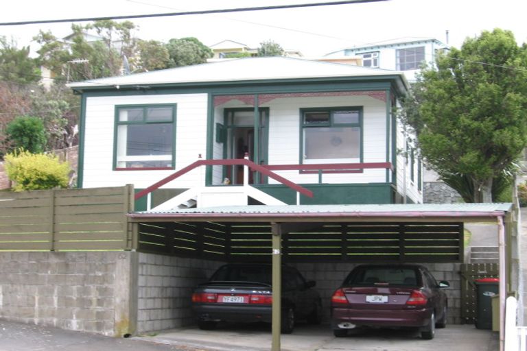 Photo of property in 62 Eden Street, Island Bay, Wellington, 6023