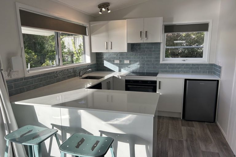 Photo of property in 14b Kahu Road, Paremata, Porirua, 5024