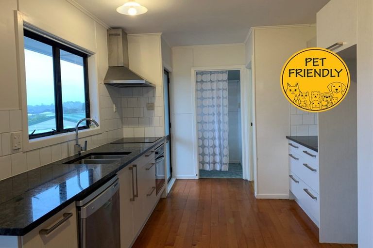 Photo of property in 1/114 Kervil Avenue, Te Atatu Peninsula, Auckland, 0610