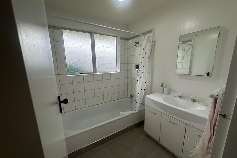 Photo of property in 20b Te Arataura Street, Takapuwahia, Porirua, 5022