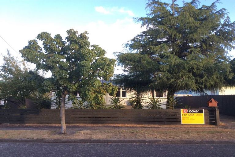 Photo of property in 82 Cameron Crescent, Masterton, 5810