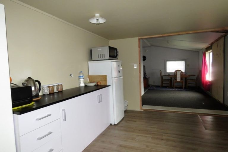 Photo of property in 127 Peel Street, Westport, 7825