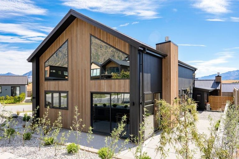 Photo of property in 42 Muster Road, Jacks Point, 9371