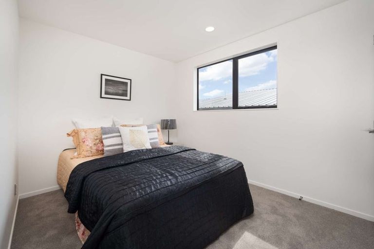 Photo of property in 7b Frontier Lane, Flat Bush, Auckland, 2019