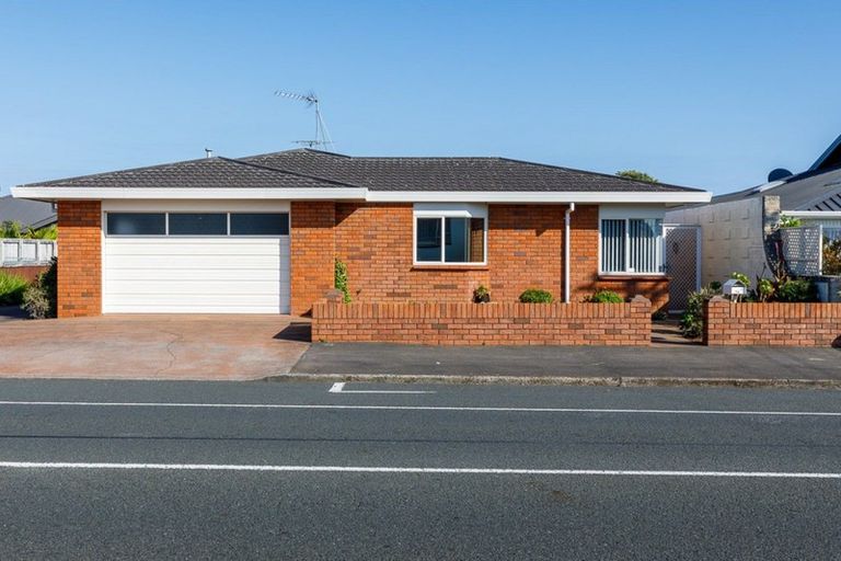 Photo of property in 16 Tukapa Street, Westown, New Plymouth, 4310