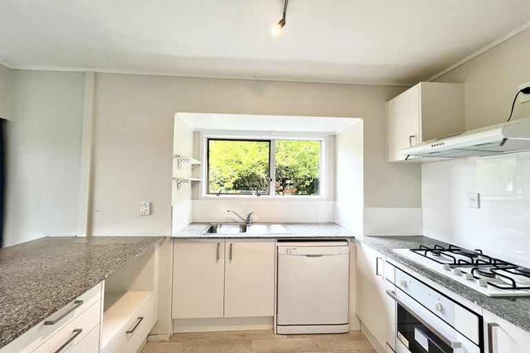 Photo of property in 2/9 Lancelot Place, Glenfield, Auckland, 0629