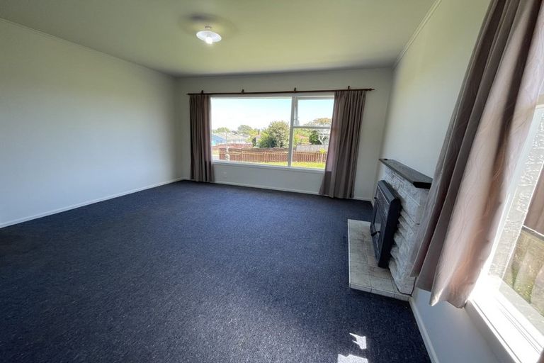 Photo of property in 15 Kaikoura Street, Henderson, Auckland, 0612