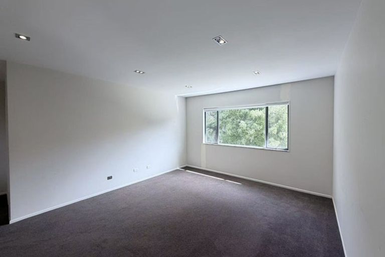 Photo of property in 9 Amber Glen, Albany, Auckland, 0632