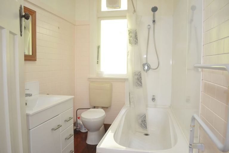 Photo of property in 32 Reuben Avenue, Brooklyn, Wellington, 6021