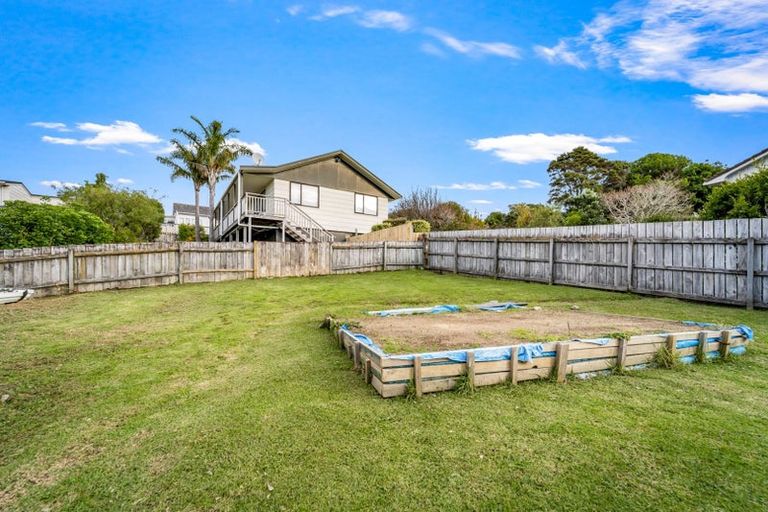 Photo of property in 53 Elliston Crescent, Stanmore Bay, Whangaparaoa, 0932