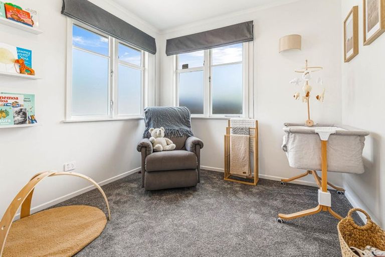 Photo of property in 2/269a Great North Road, Henderson, Auckland, 0612