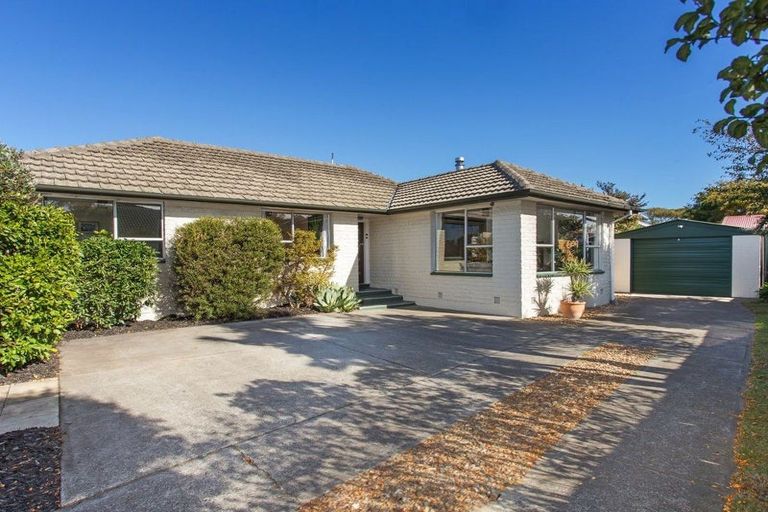 Photo of property in 484 Mairehau Road, Parklands, Christchurch, 8083