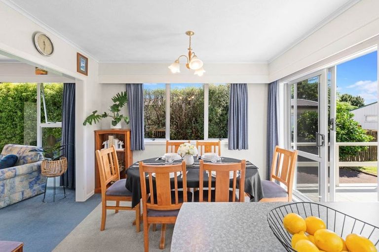 Photo of property in 2/420 Great South Road, Opaheke, Papakura, 2113