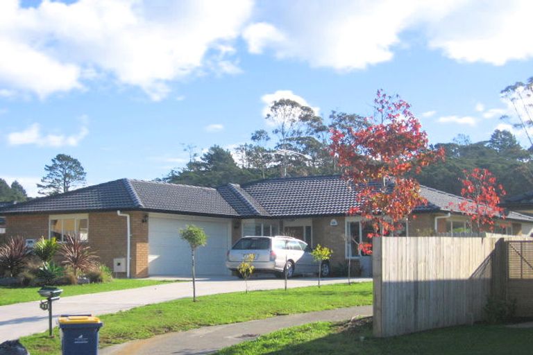 Photo of property in 21 Elkstone Place, Henderson, Auckland, 0612