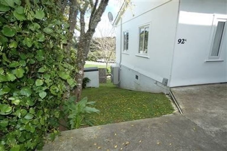 Photo of property in 92 Creswick Terrace, Northland, Wellington, 6012