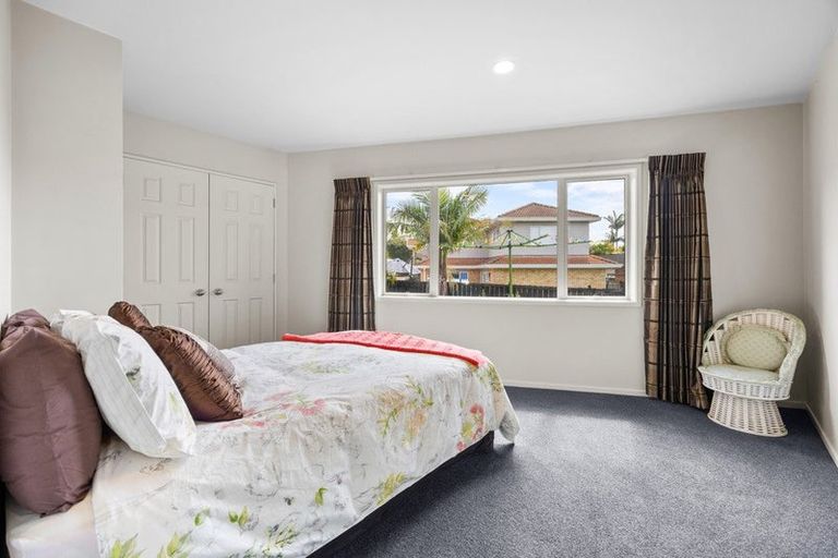 Photo of property in 40 Westpark Drive, West Harbour, Auckland, 0618