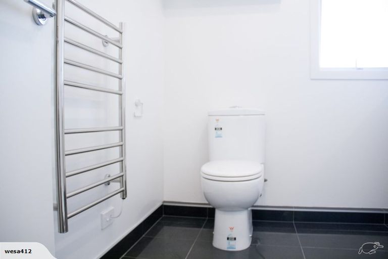 Photo of property in 11 Nea Place, Hillcrest, Auckland, 0627