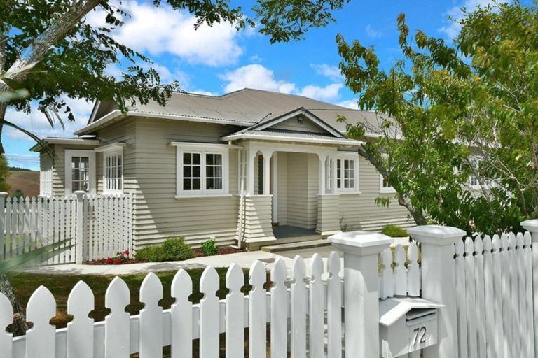 Photo of property in 72 Garfield Road, Helensville, 0800