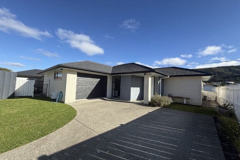 Photo of property in 34 Te Ara O Toroa, Wainuiomata, Lower Hutt, 5014