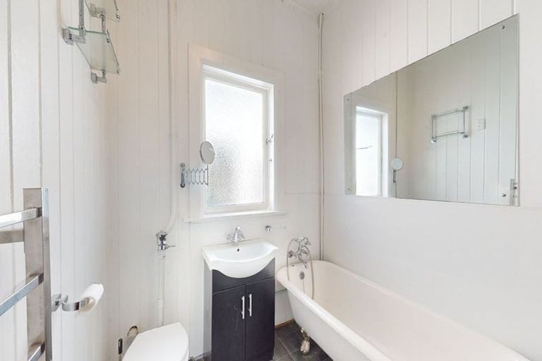 Photo of property in 2 Hataitai Road, Hataitai, Wellington, 6021