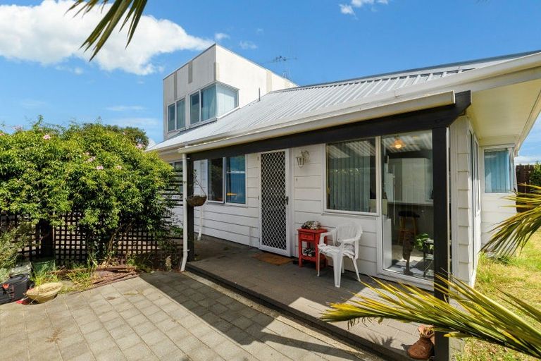 Photo of property in 46b Miro Street, New Lynn, Auckland, 0600