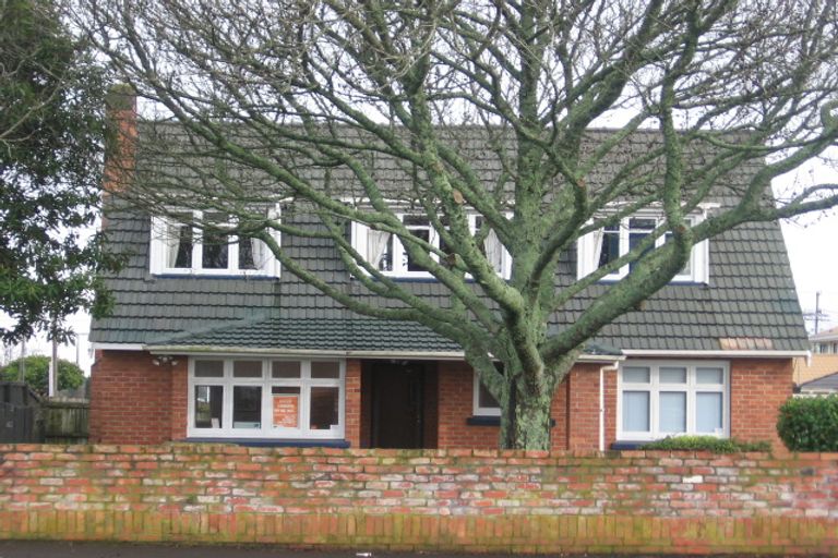 Photo of property in 333 Great South Road, Papakura, 2110