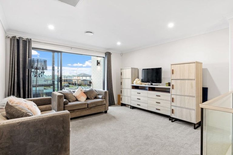 Photo of property in 25 Lime Hill Rise, Flat Bush, Auckland, 2019