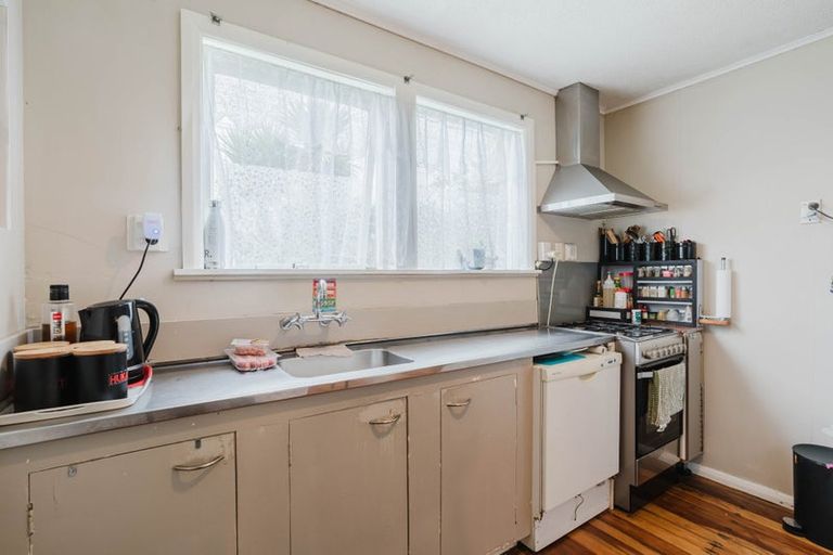 Photo of property in 30 Pine Avenue, Bader, Hamilton, 3206