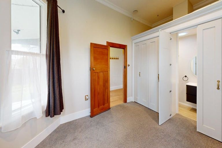 Photo of property in 11 Hereford Street, West End, Palmerston North, 4410