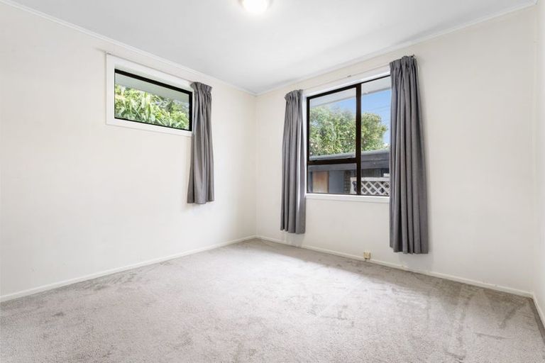 Photo of property in 128 Cobham Crescent, Kelston, Auckland, 0602