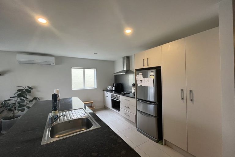 Photo of property in 22 Popokatea Drive, Takanini, 2112