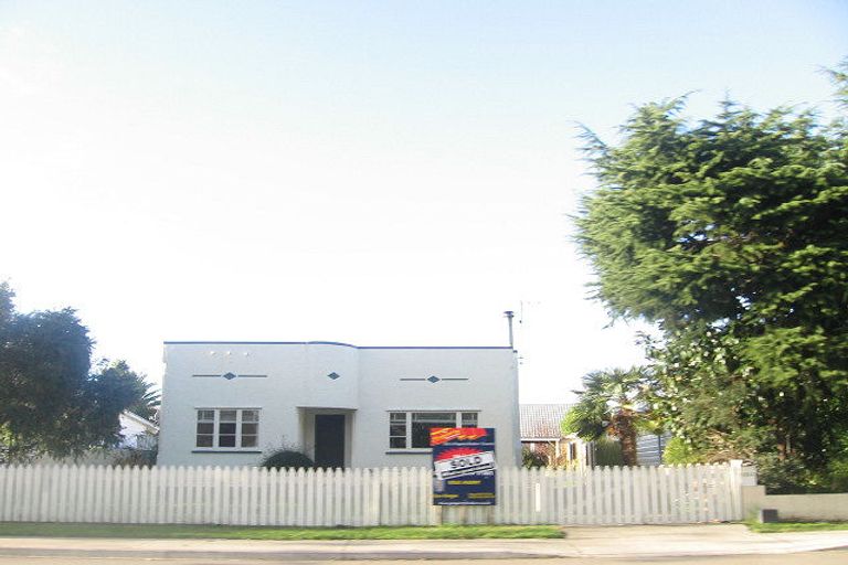 Photo of property in 1012 Heretaunga Street East, Parkvale, Hastings, 4122