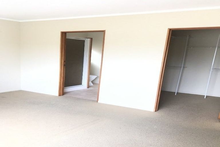 Photo of property in 1 Bass Street, West Harbour, Auckland, 0618