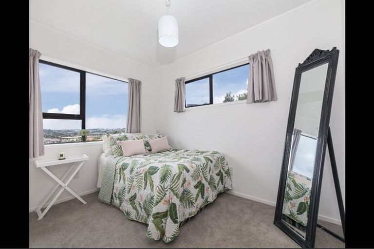 Photo of property in 11a Orewa Heights Crescent, Orewa, 0931