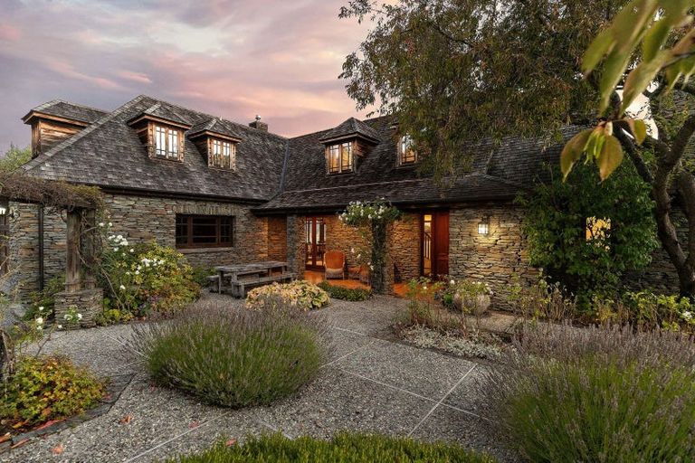 Photo of property in 50 Edinburgh Drive, Queenstown, 9300